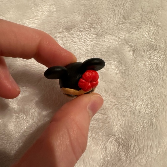 Disney Doorables Let's Go! - Tropical Getaway MINNIE MOUSE - Picture 4 of 4